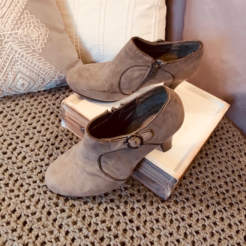 Grey booties - Picture 7 of 7